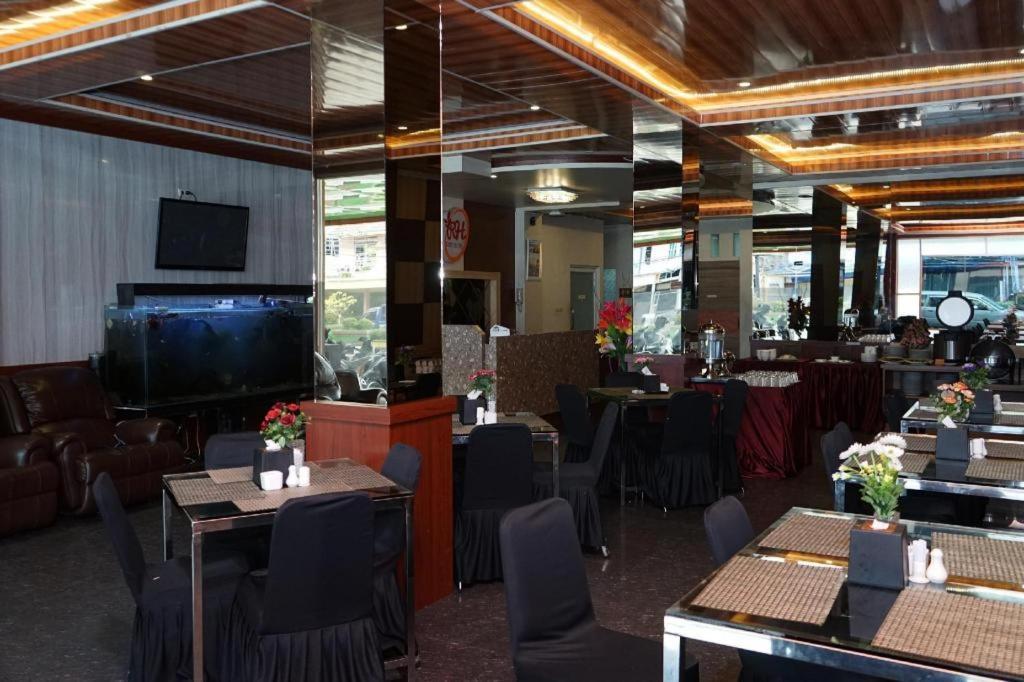 Ren'Z Hotel Bangka Island  Exterior foto