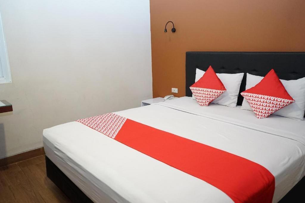 Ren'Z Hotel Bangka Island  Exterior foto