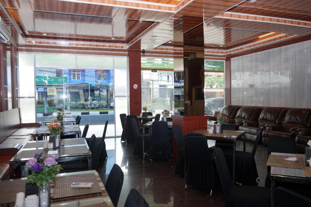 Ren'Z Hotel Bangka Island  Exterior foto